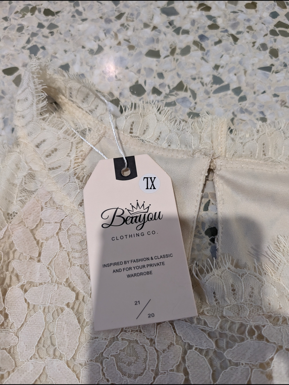 NWT Berryou Off-white Lace Halter Neck Sleeveless Blouse - Picture 4 of 7